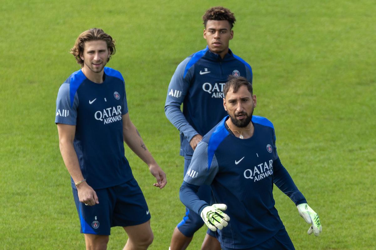 博洛尼亚门将斯科鲁普斯基：守门员首先必须会扑救，脚法其次（博洛尼亚门将斯科鲁普斯基：门将首要是扑救，脚下技术居次）