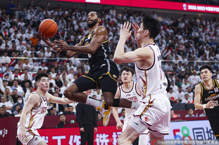 德甲半场：基尼洛斯1射1传，卡德破门，奥格斯堡2-0勒沃库森（德甲上半场：基尼洛斯传射建功，卡德破门，奥格斯堡2-0领先勒沃库森）