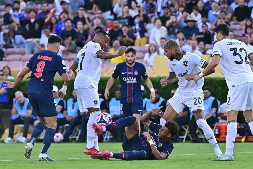 爷青回，维耶里社媒晒与大罗、巴乔、托蒂、卡纳瓦罗等人合照（传奇同框！维耶里社媒晒与大罗、巴乔、托蒂、卡纳瓦罗等合照）