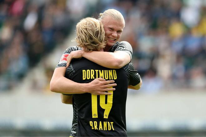 独造两球！官方：霍伊伦当选那不勒斯2-0米兰最佳球员（一人造两球！官方评选霍伊伦为那不勒斯2-0米兰之战全场最佳）