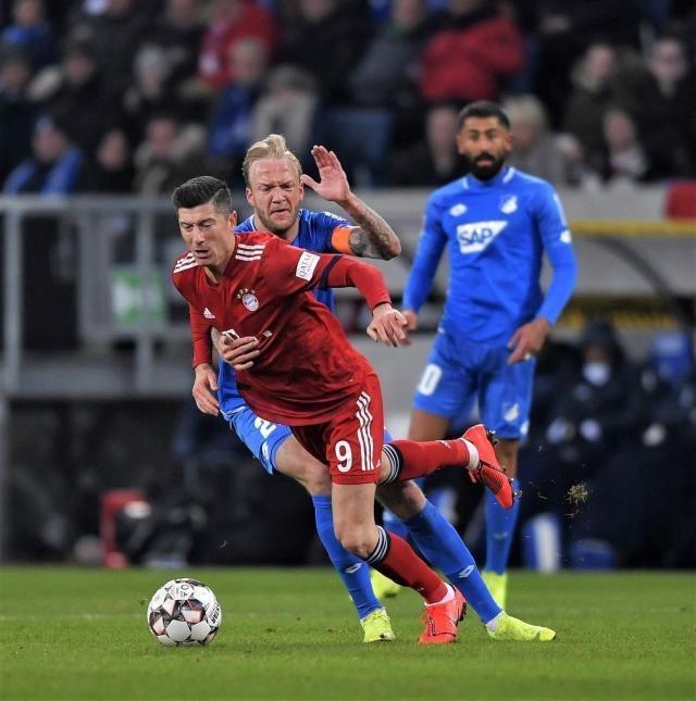 封神！62岁穆帅2射正绞杀64%控球，皇马决定欧冠生死？（神迹！62岁穆里尼奥以2次射正压制64%控球，皇马或成欧冠生死判官？）