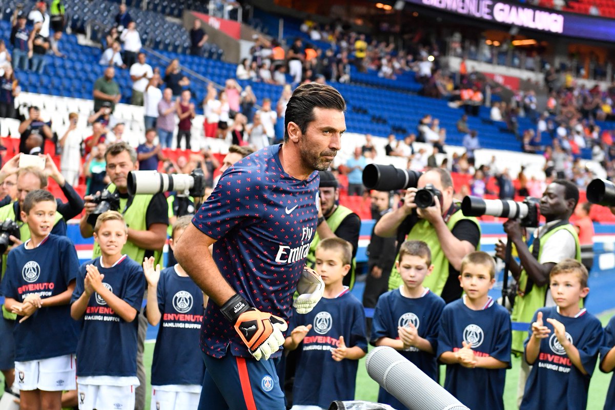 东体预测申花首发：阿苏埃和米内罗搭档锋线，鲍亚雄继续出战（东体预计申花阵容：阿苏埃携米内罗组成锋线双箭头，鲍亚雄继续登场）