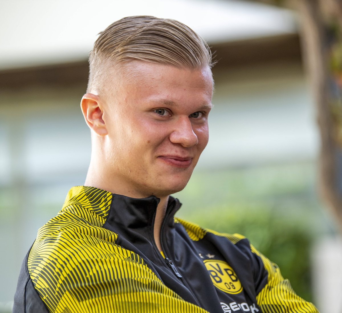 伤病潮席卷曼联！五大主力缺阵困扰阿莫林（曼联陷入伤病风暴，五大主力缺阵令阿莫林犯难）